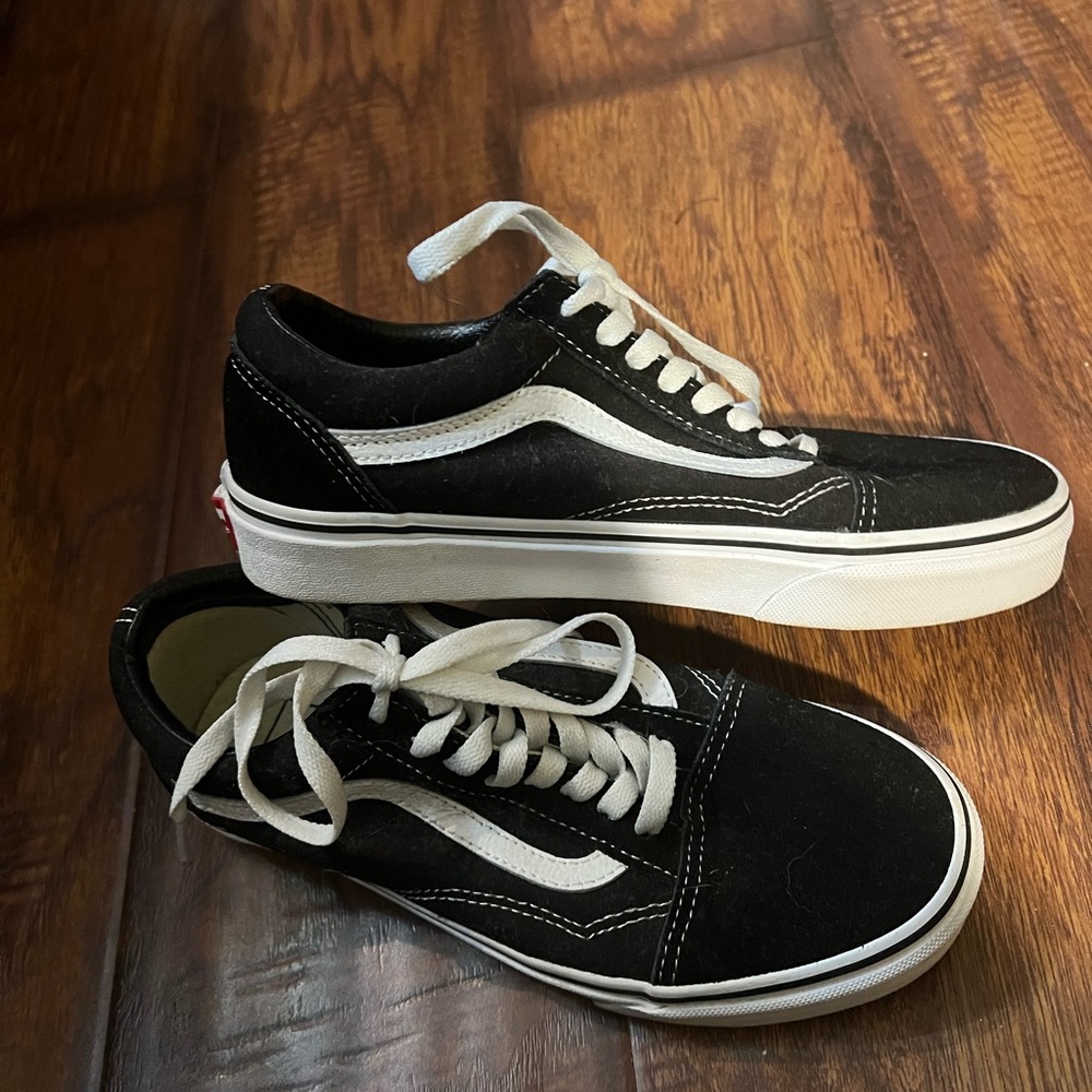 Women’s black and white vans - Picture 1 of 4